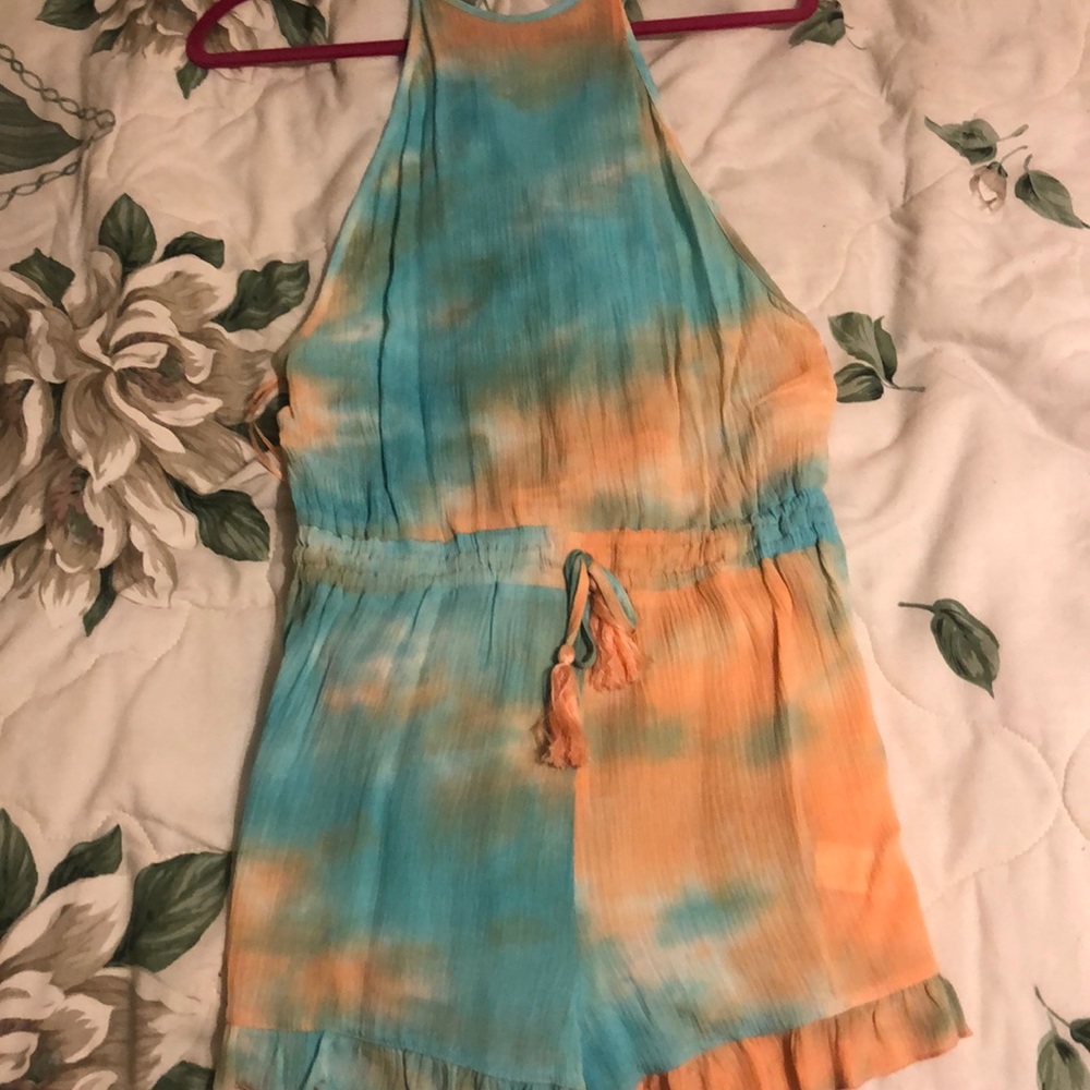 En créme tie dye romper